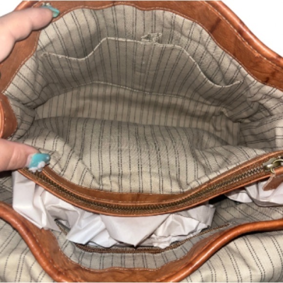 Frye Campus Satchel, Women's Campus Hobo Bag, 100% Dakota Red Burnt Leather - Picture 2 of 15